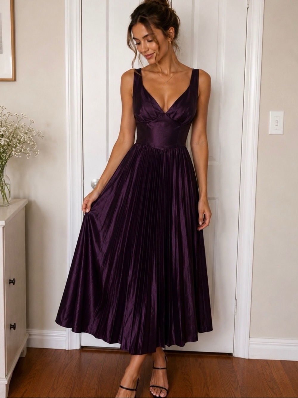 ๐Deep Plum V-Neck pleated sleeveless midi NWT dress - M ๐ - Picture 3 of 11